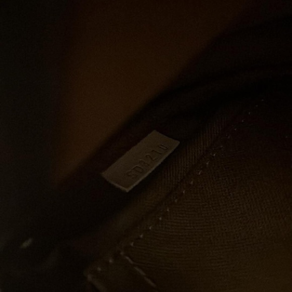 Authentic Louis Vuitton Multi Pochette - Picture 5 of 9